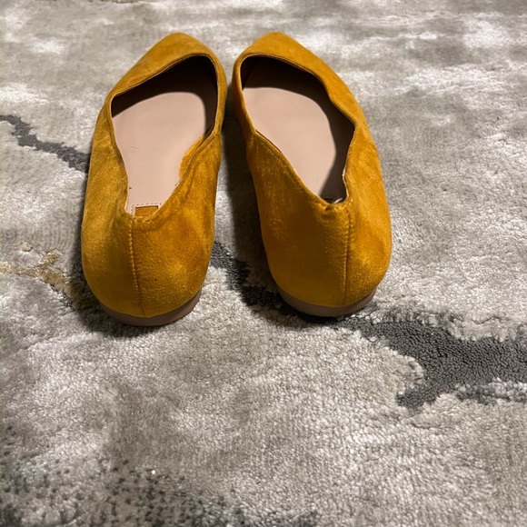 Mustard colored flats - Picture 3 of 5